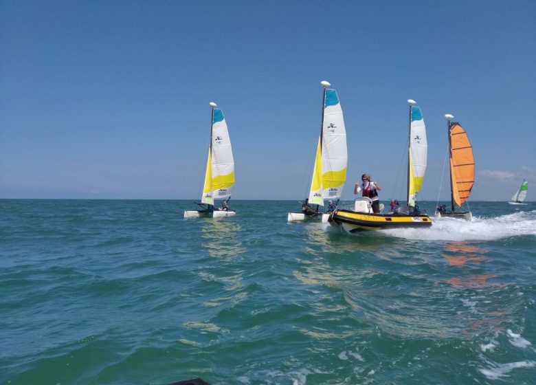 COURS DE CATAMARAN – ECOLE DE VOILE DE LA NORMANDELIÈRE